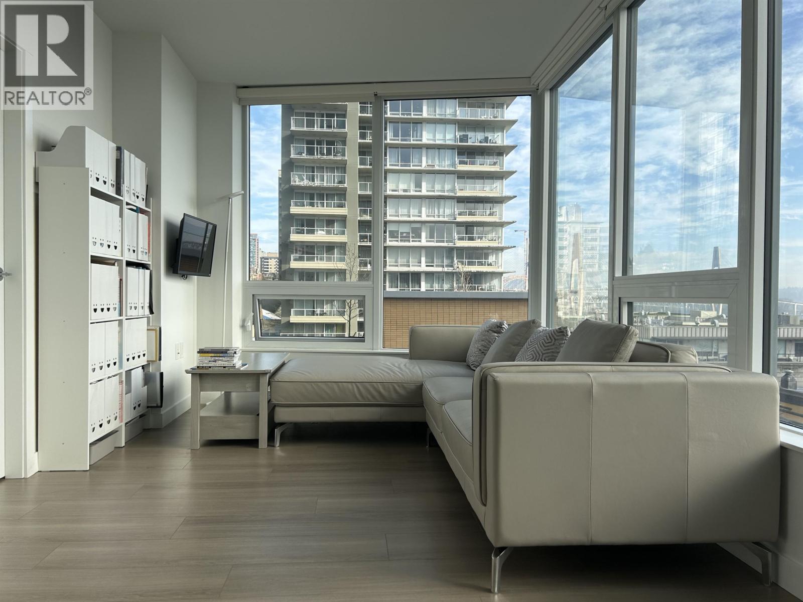 608 618 Carnarvon Street, New Westminster, British Columbia  V3M 0N9 - Photo 3 - R3092902