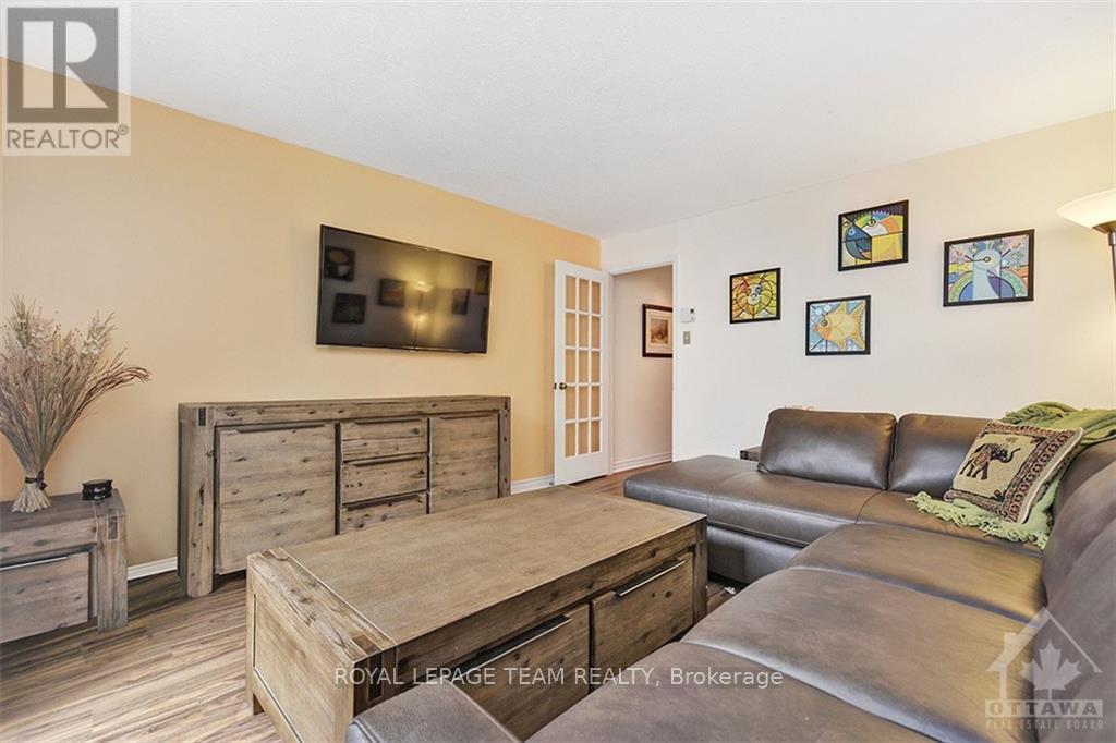 206 Guigues Avenue, Ottawa, Ontario  K1N 5J2 - Photo 4 - X12815276