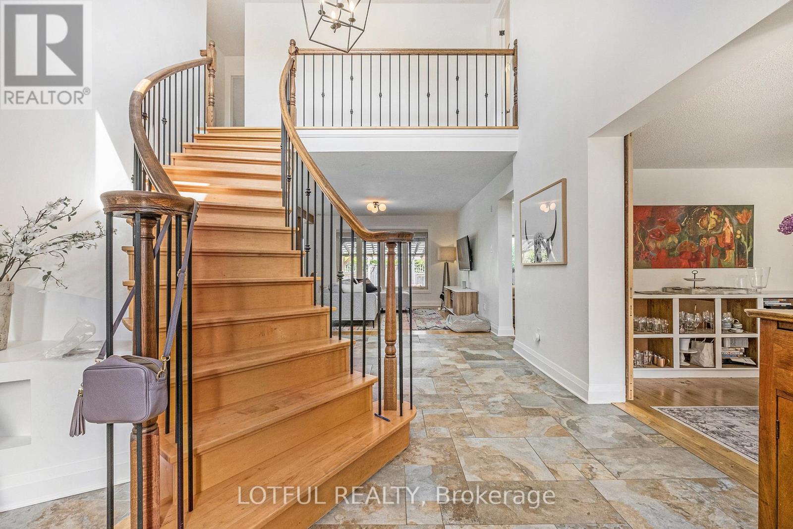 6118 Voyageur Drive, Ottawa, Ontario  K1C 2W3 - Photo 5 - X12815334