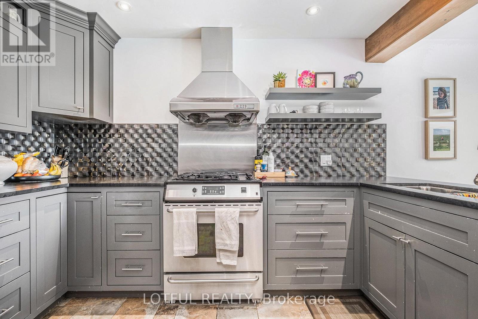 6118 Voyageur Drive, Ottawa, Ontario  K1C 2W3 - Photo 9 - X12815334