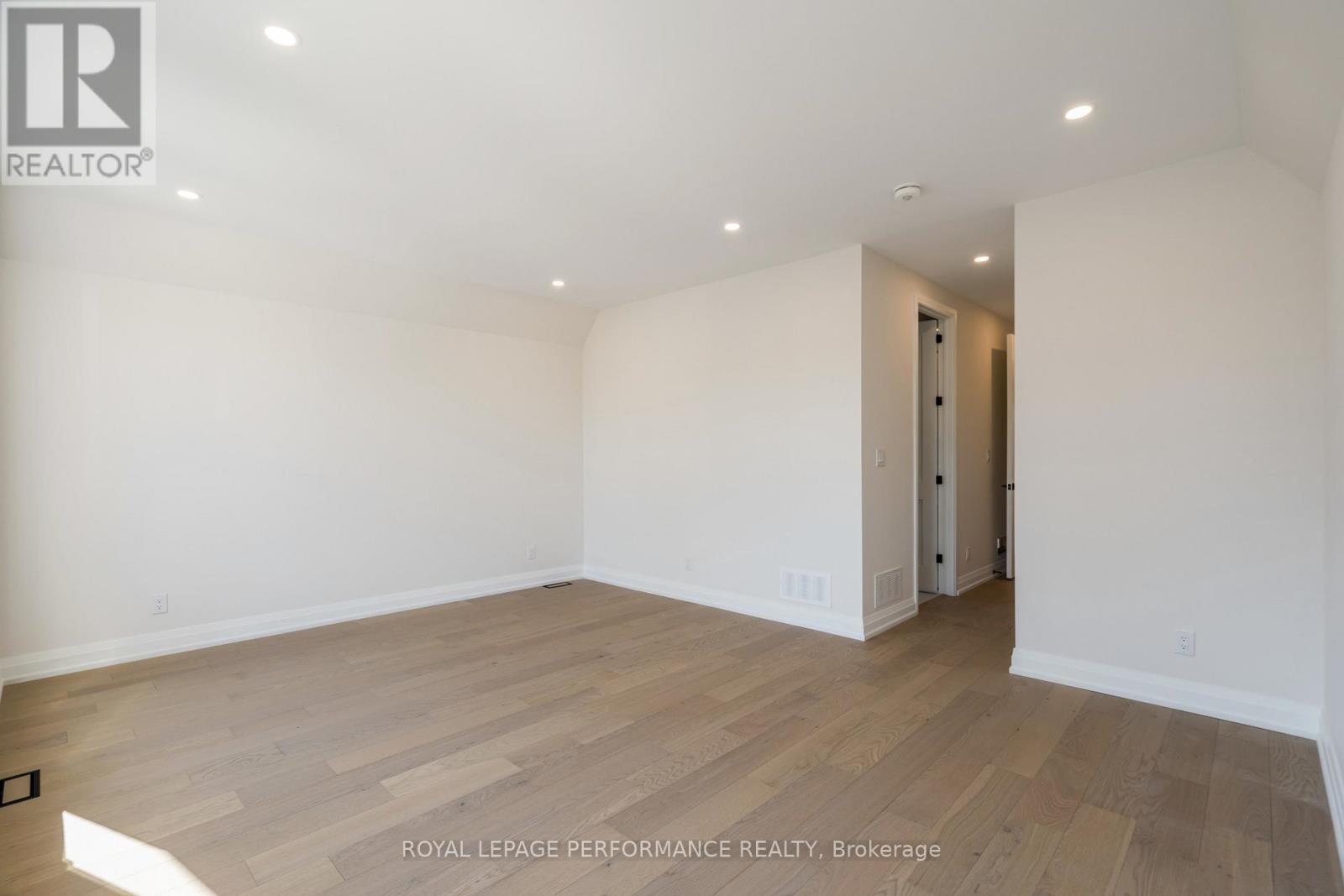 31 Commanda Way, Ottawa, Ontario  K1M 1G1 - Photo 15 - X12815358