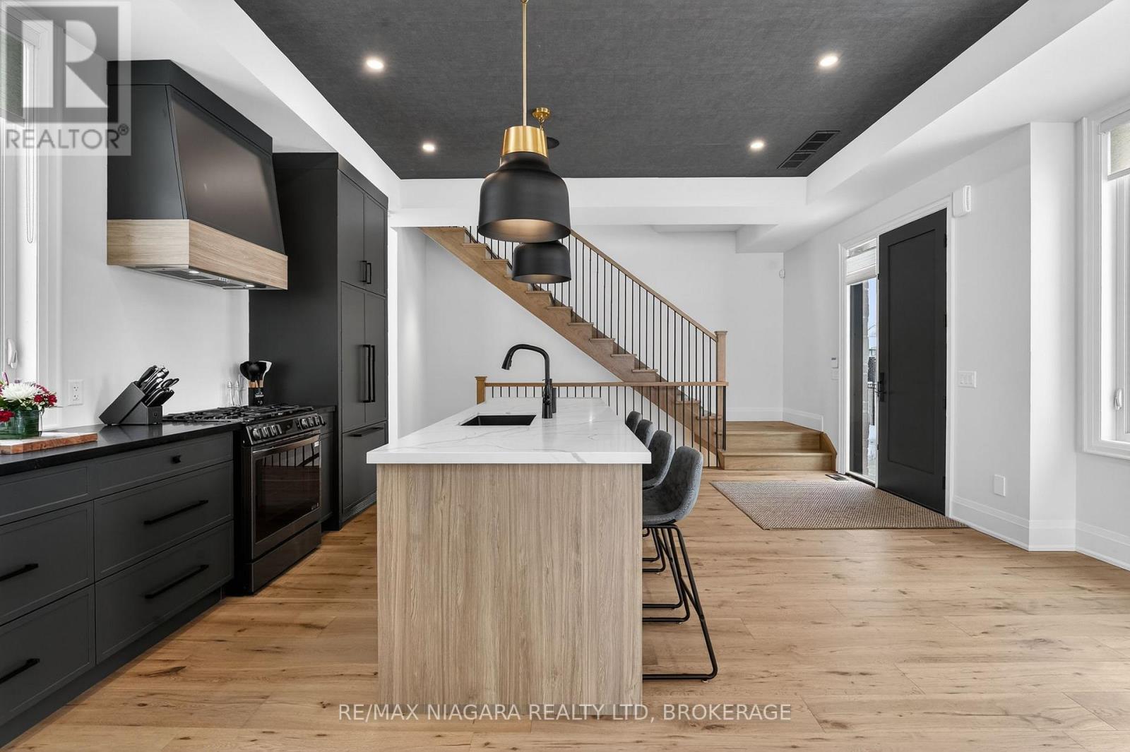 39 Ivy Crescent, Thorold, Ontario  L2V 4N9 - Photo 10 - X12815272