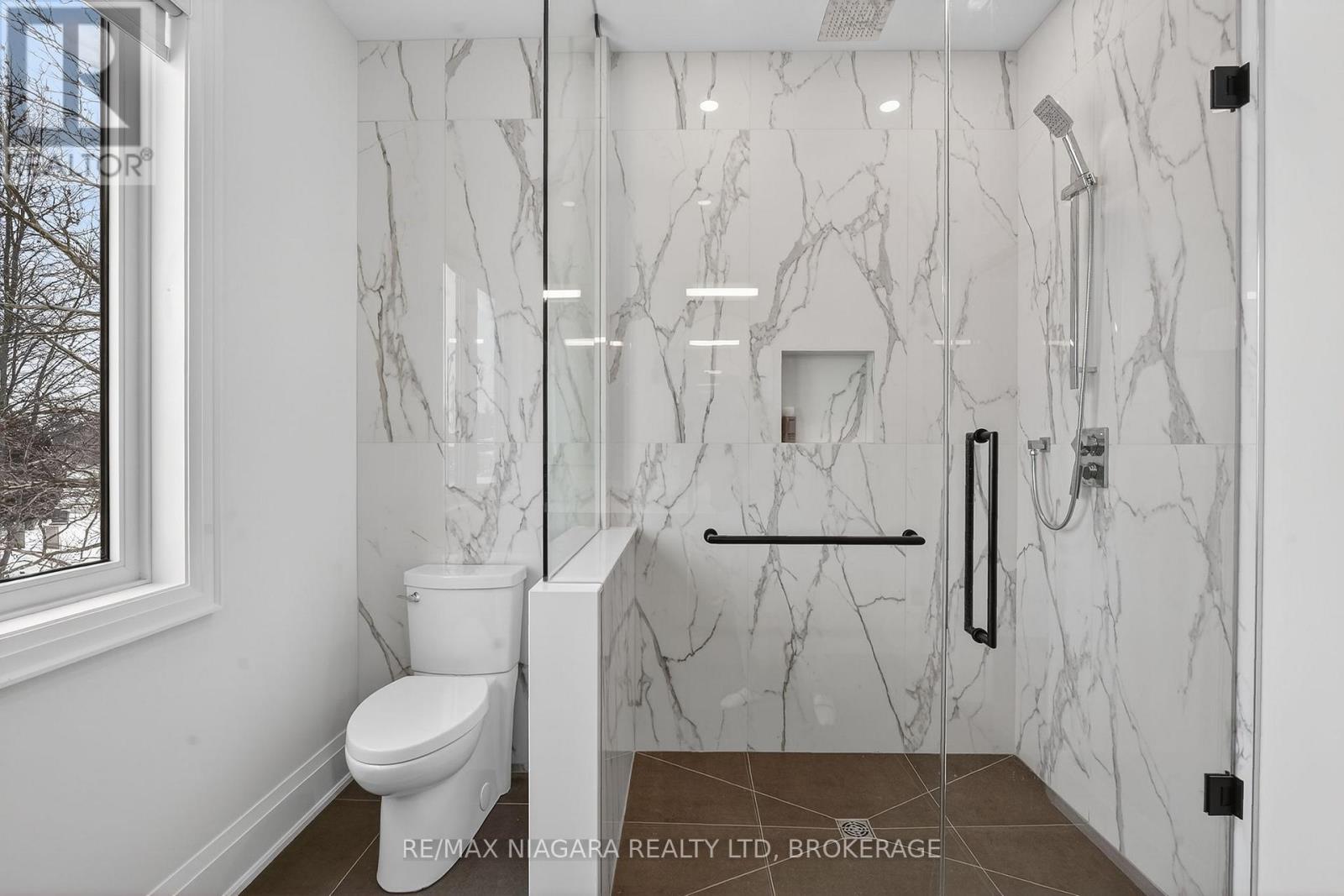 39 Ivy Crescent, Thorold, Ontario  L2V 4N9 - Photo 26 - X12815272