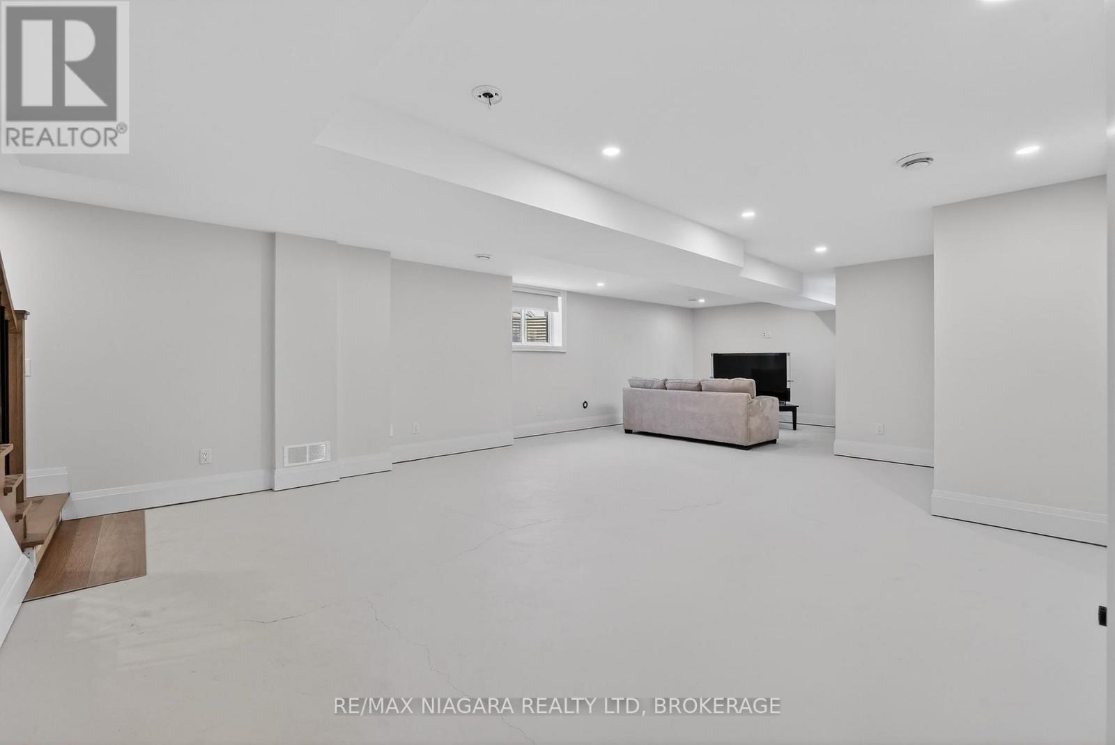 39 Ivy Crescent, Thorold, Ontario  L2V 4N9 - Photo 36 - X12815272