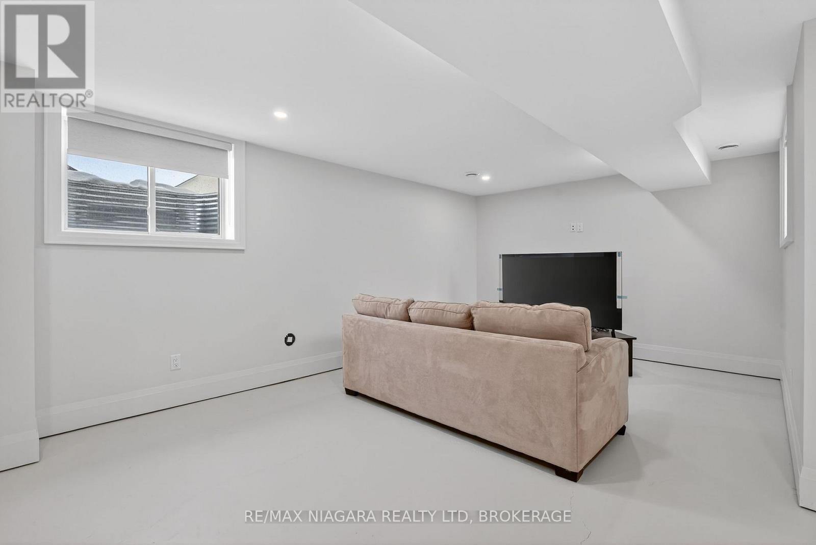 39 Ivy Crescent, Thorold, Ontario  L2V 4N9 - Photo 38 - X12815272