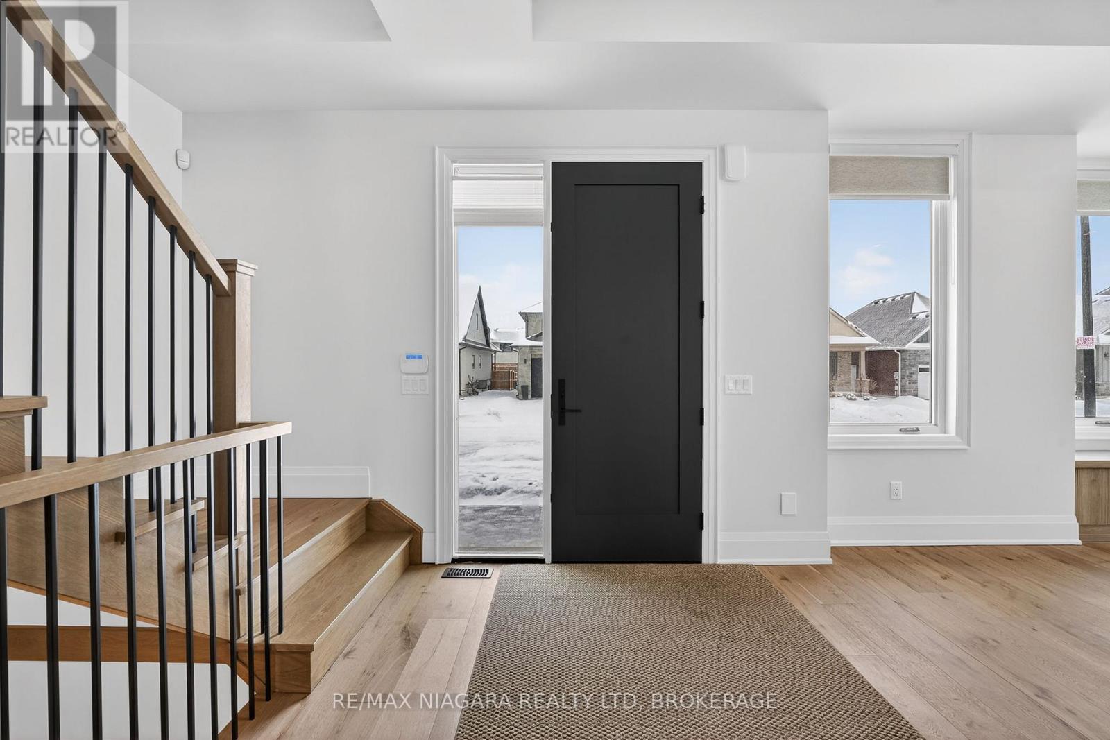 39 Ivy Crescent, Thorold, Ontario  L2V 4N9 - Photo 6 - X12815272