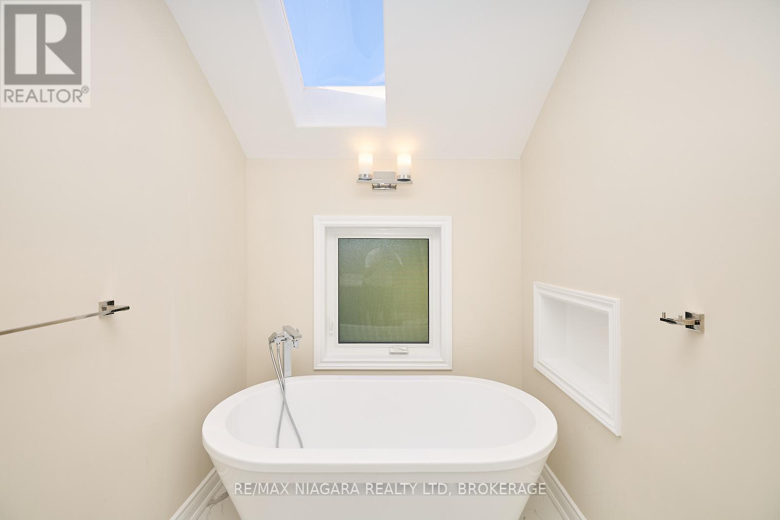 4229 Niagara River Parkway, Fort Erie, Ontario  L0S 1S0 - Photo 29 - X12815278