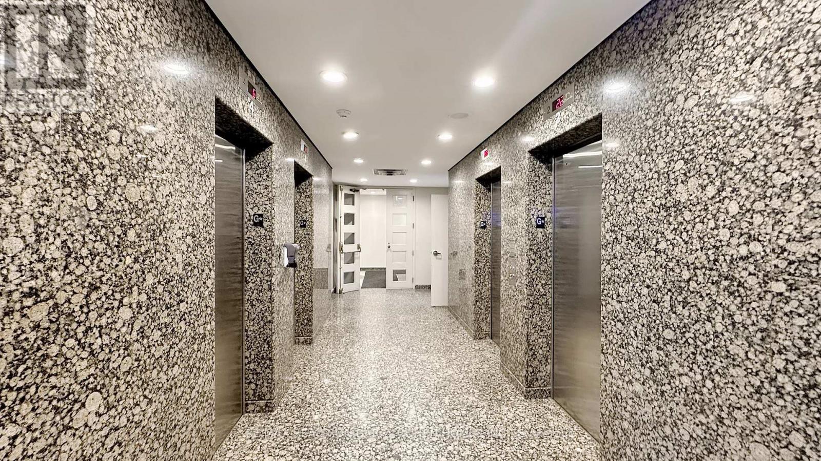 2803 - 100 Upper Madison Avenue, Toronto, Ontario  M2N 6M4 - Photo 5 - C12747276