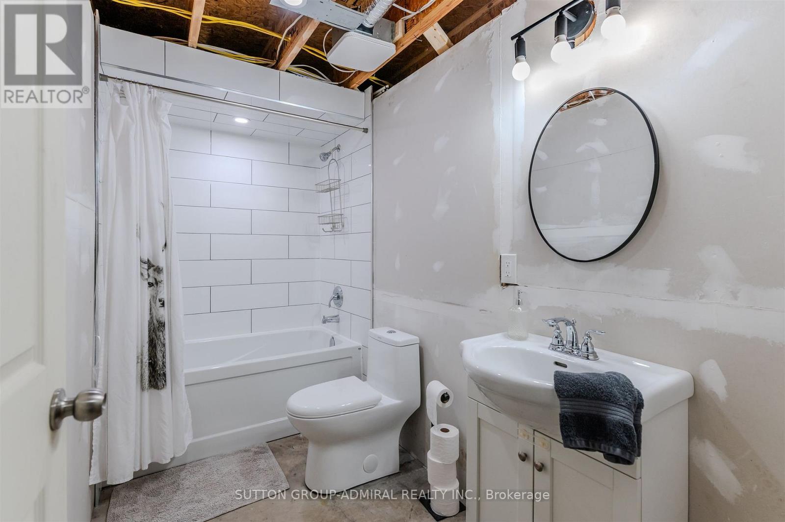 250 Denney Drive, Essa, Ontario  L3W 0T8 - Photo 36 - N12814962