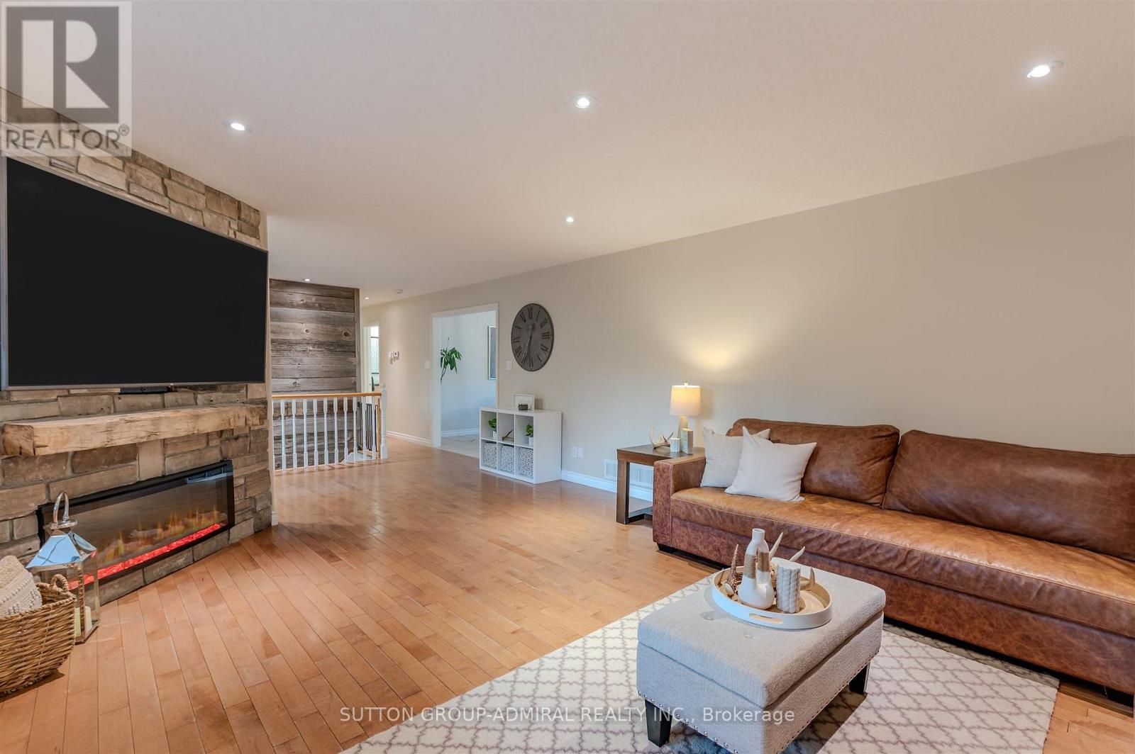 250 Denney Drive, Essa, Ontario  L3W 0T8 - Photo 16 - N12814962