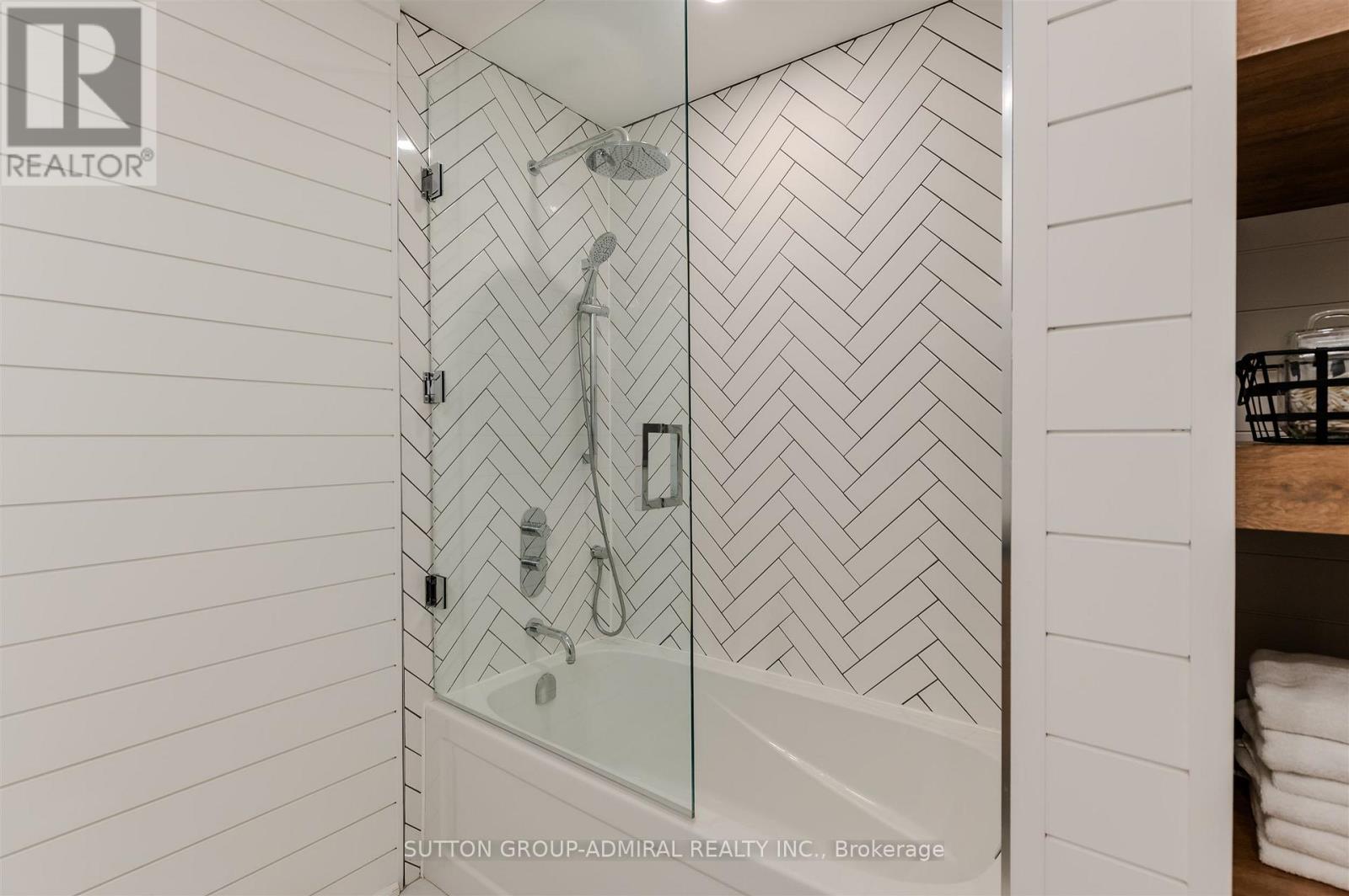 250 Denney Drive, Essa, Ontario  L3W 0T8 - Photo 33 - N12814962