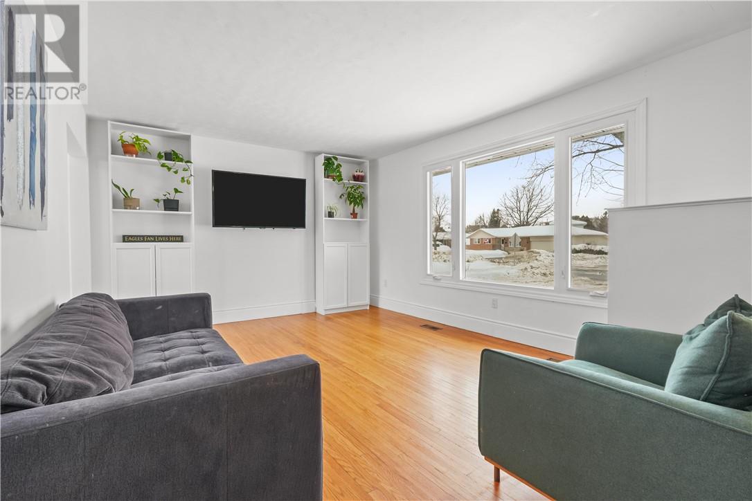 598 Westmount Avenue, Sudbury, Ontario  P3A 1B5 - Photo 2 - 2126549