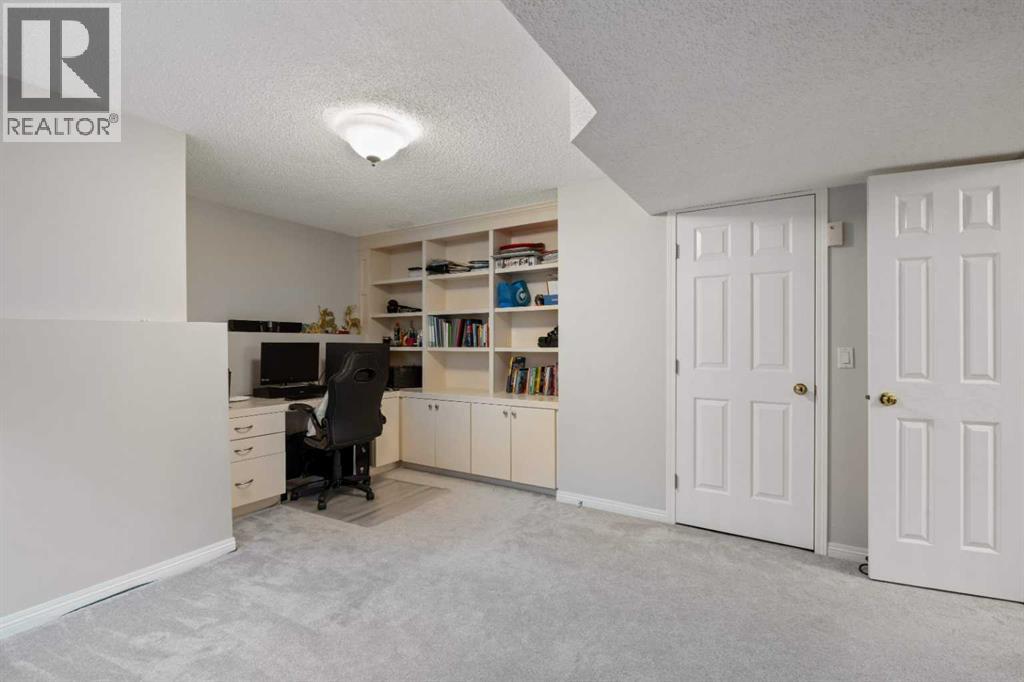 358 Hawkstone Drive Nw, Calgary, Alberta  T3G 3T7 - Photo 29 - A2278479