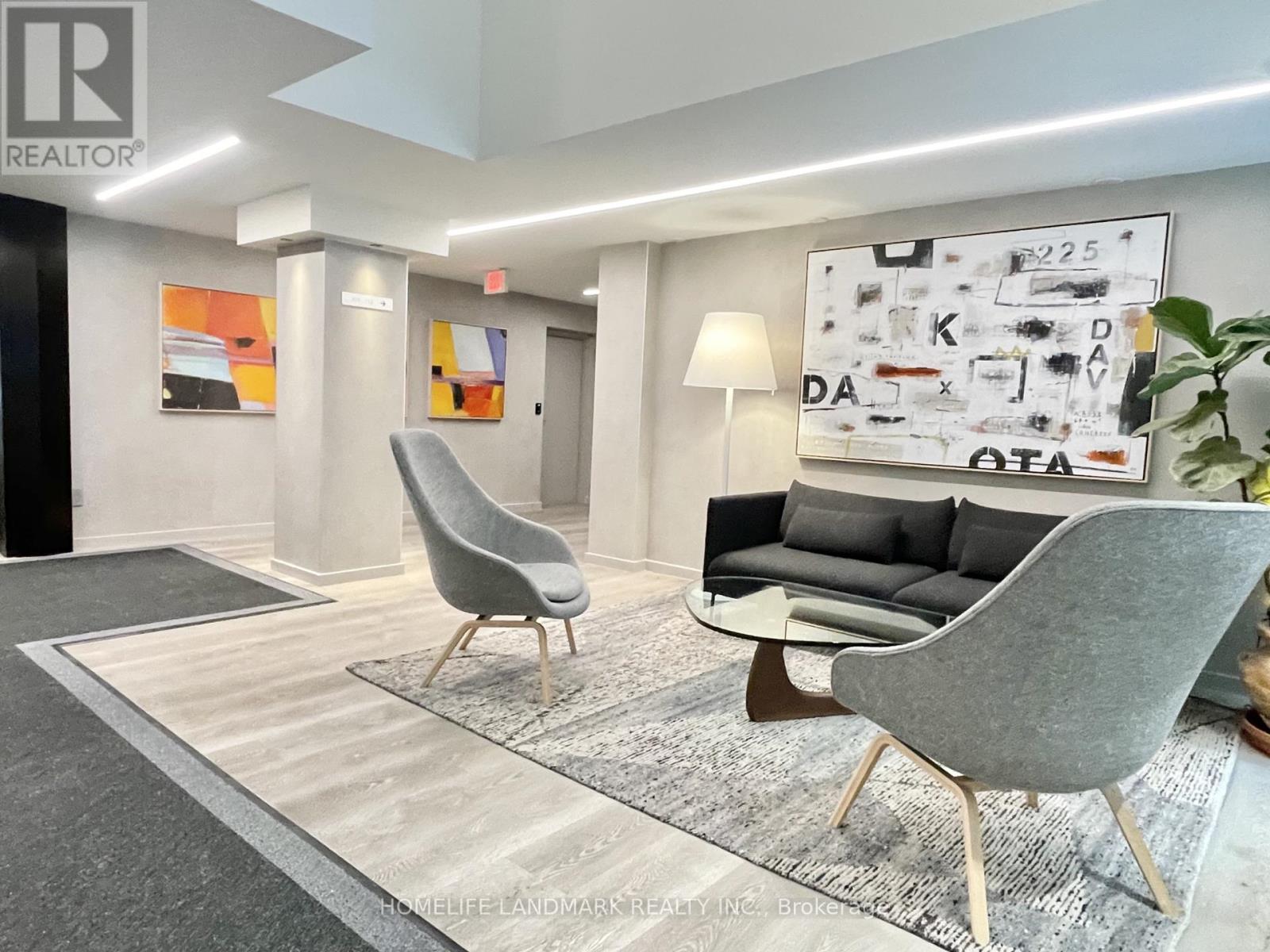 202 - 225 DAVENPORT ROAD, Toronto, Ontario