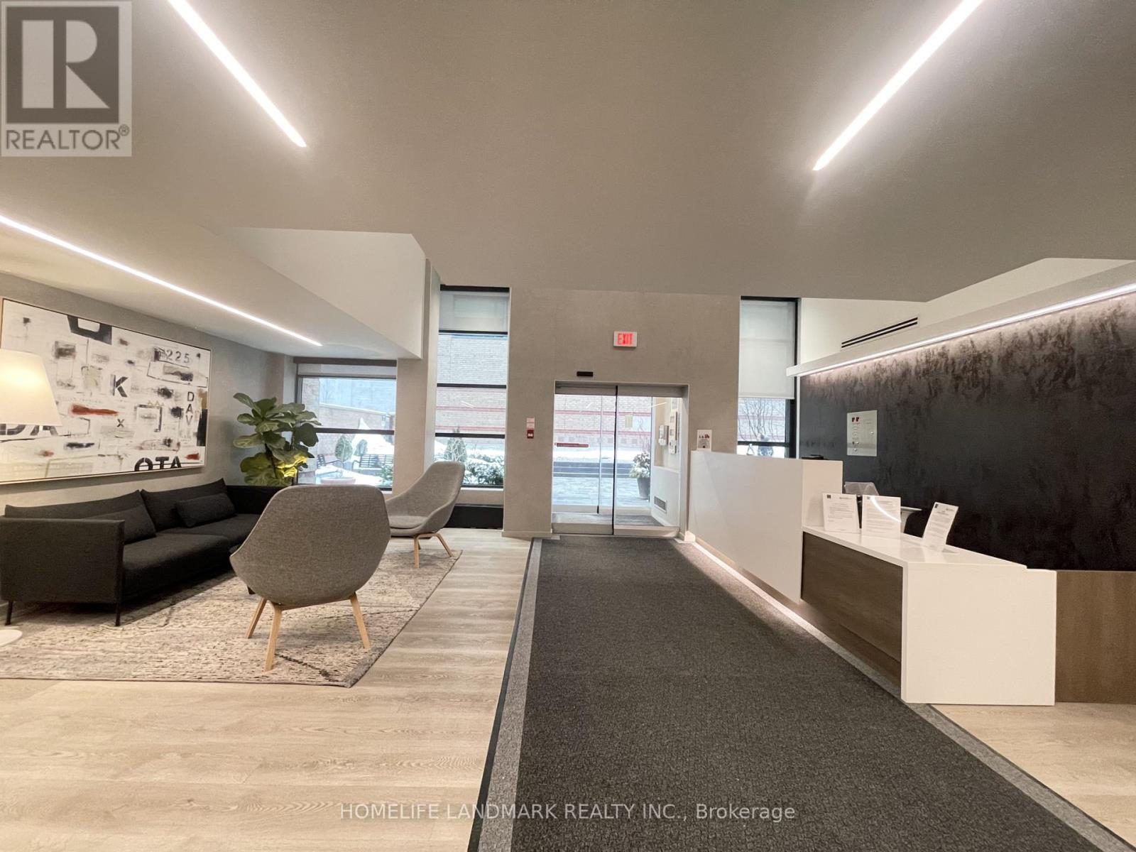 202 - 225 Davenport Road, Toronto, Ontario  M5R 3R2 - Photo 2 - C12815220