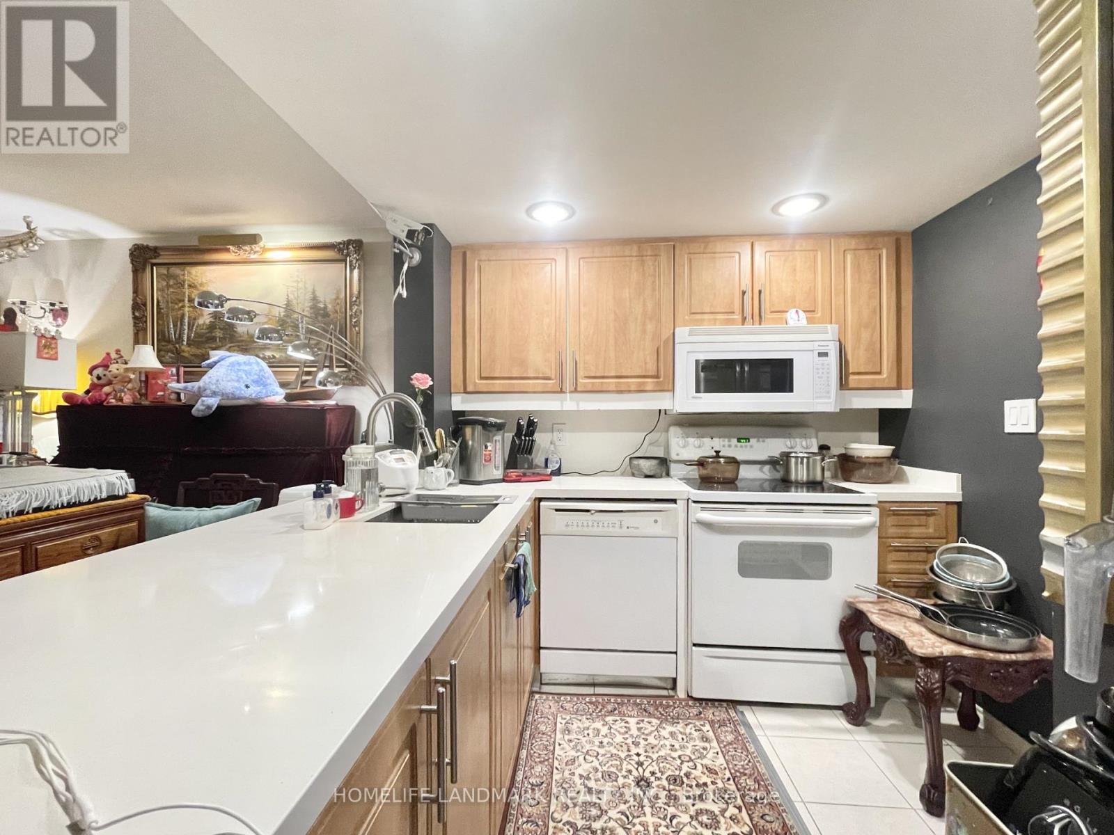 202 - 225 Davenport Road, Toronto, Ontario  M5R 3R2 - Photo 5 - C12815220