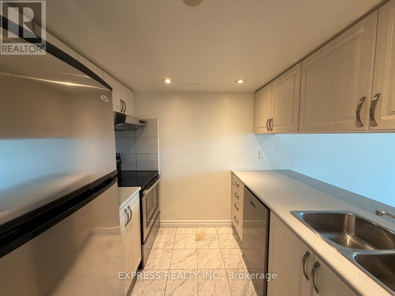 2703 - 38 Elm Street, Toronto, Ontario  M5G 2K5 - Photo 2 - C12815302