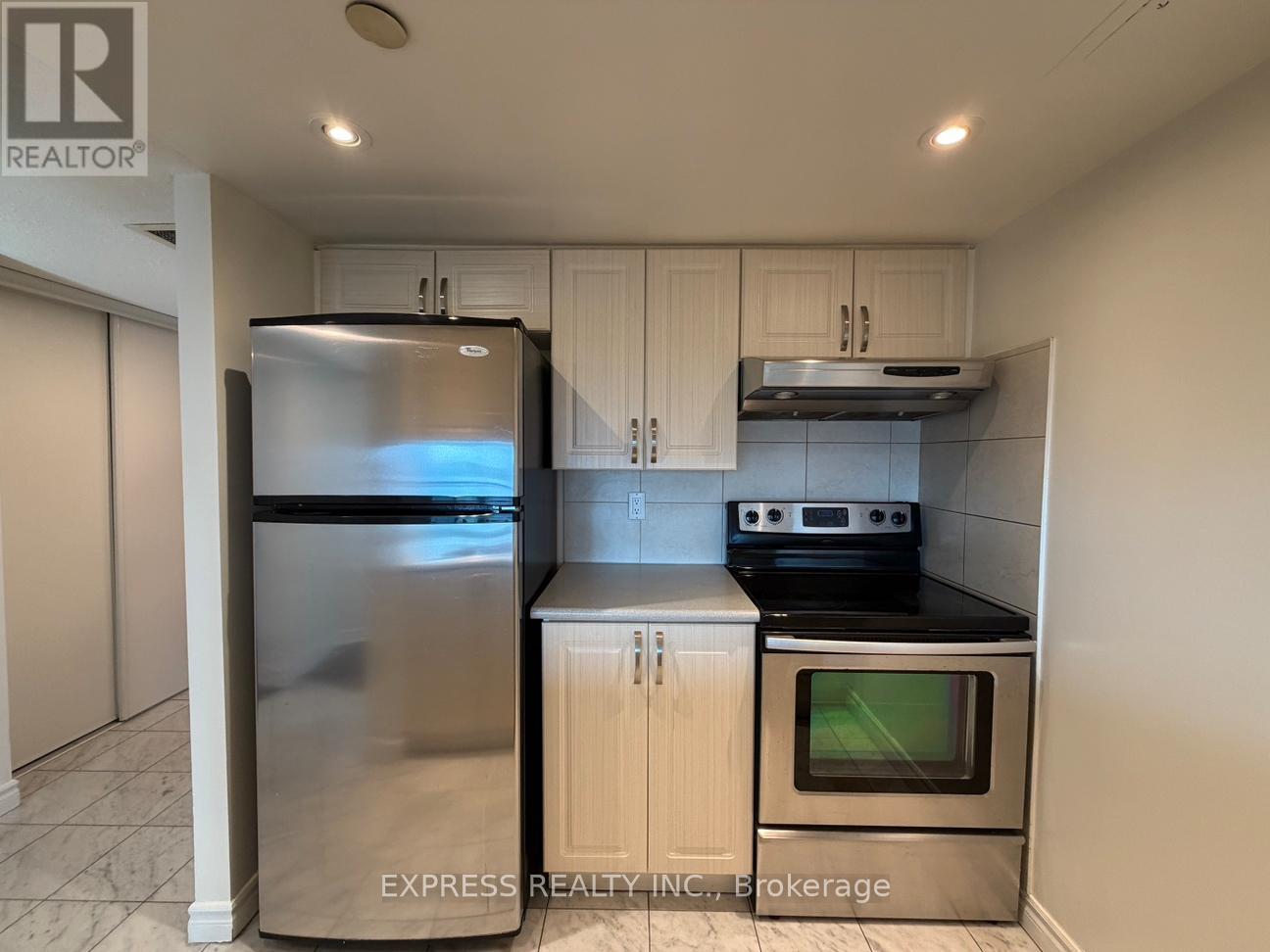 2703 - 38 Elm Street, Toronto, Ontario  M5G 2K5 - Photo 3 - C12815302