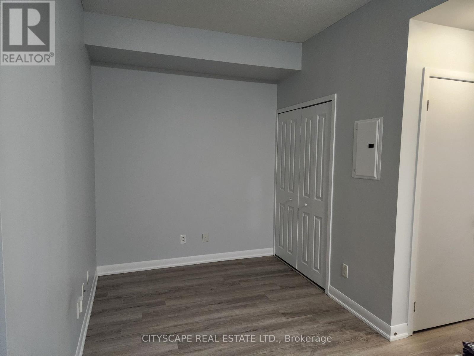 301 - 15 Bruyeres Mews, Toronto (Niagara), Ontario  M5V 0A7 - Photo 12 - C12815344