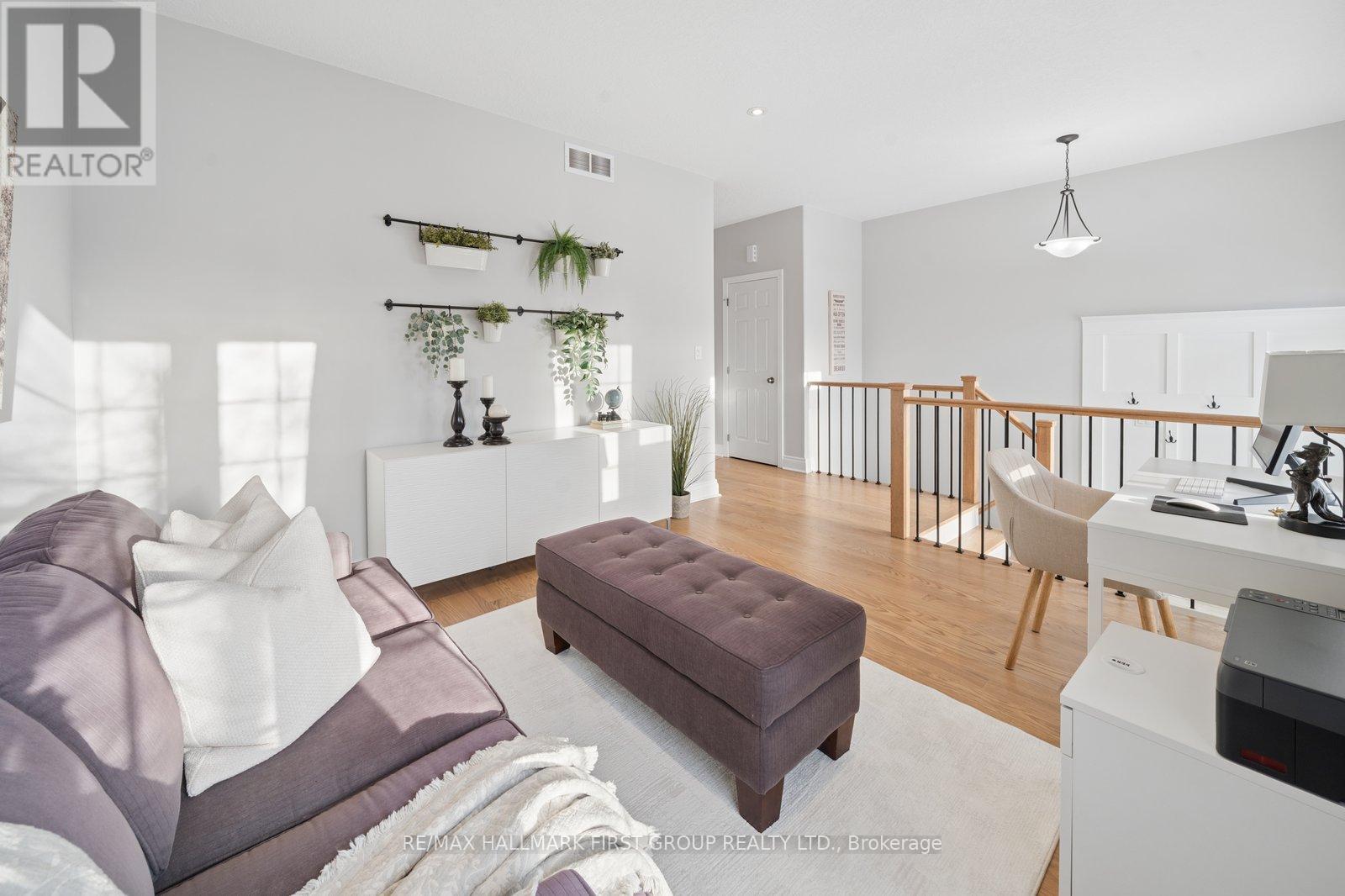 11 Lonetto Street, Whitby, Ontario  L1M 0G7 - Photo 5 - E12815218