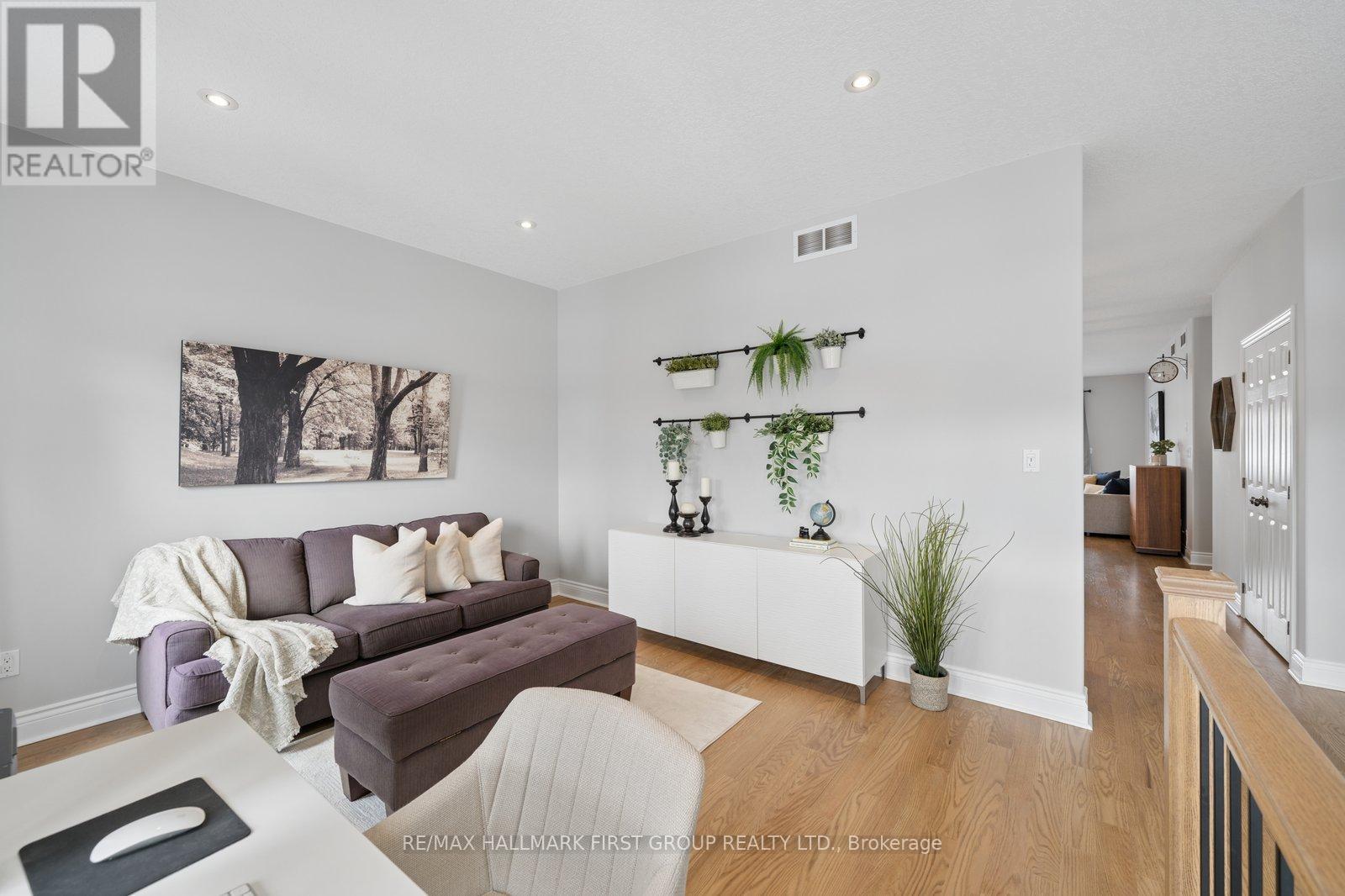 11 Lonetto Street, Whitby, Ontario  L1M 0G7 - Photo 6 - E12815218