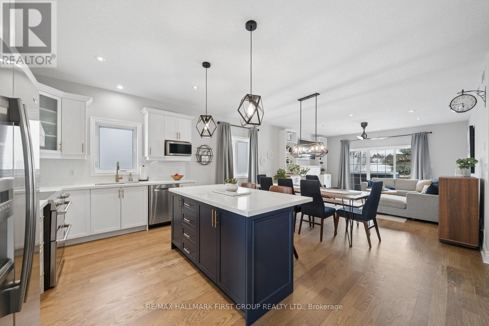 11 Lonetto Street, Whitby, Ontario  L1M 0G7 - Photo 7 - E12815218