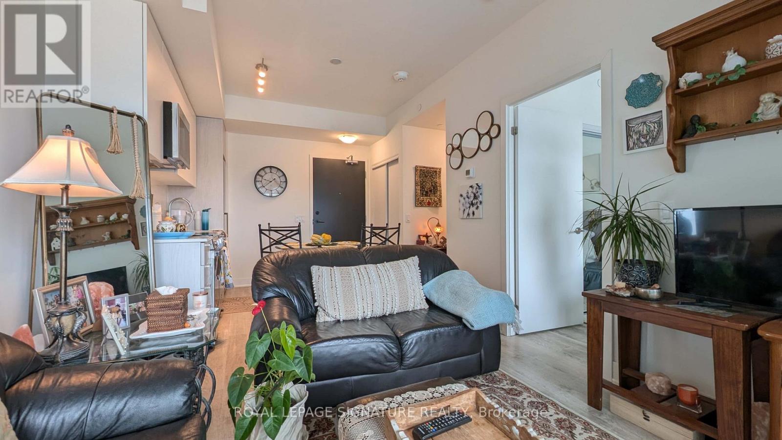 321 - 185 Deerfield Road, Newmarket, Ontario  L3Y 0G7 - Photo 6 - N12815356