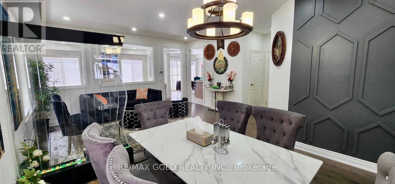 298 Etheridge Avenue, Milton, Ontario  L9E 1H7 - Photo 5 - W12814514