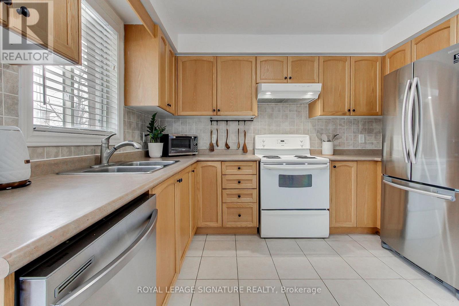 62 Cloughley Drive, Barrie (0 West), Ontario L4N 9T7 - Photo 15 - S12815324