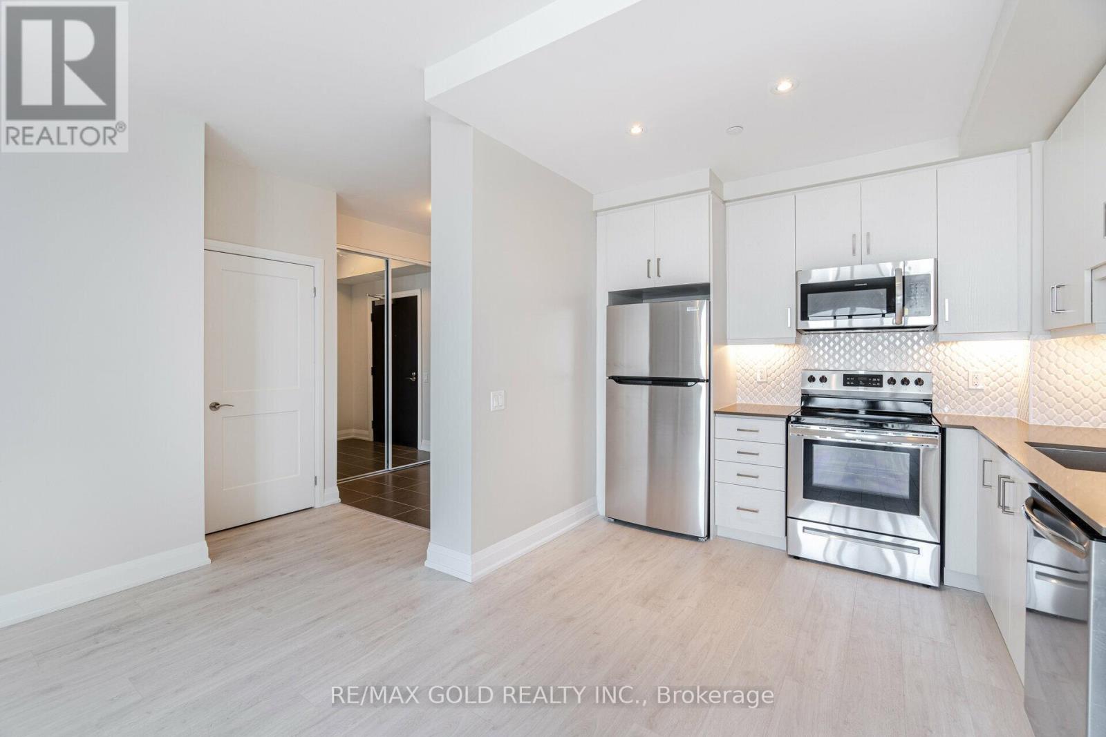 2402 - 15 Lynch Street, Brampton (Queen Street Corridor), Ontario  L0K 1E0 - Photo 11 - W12815208