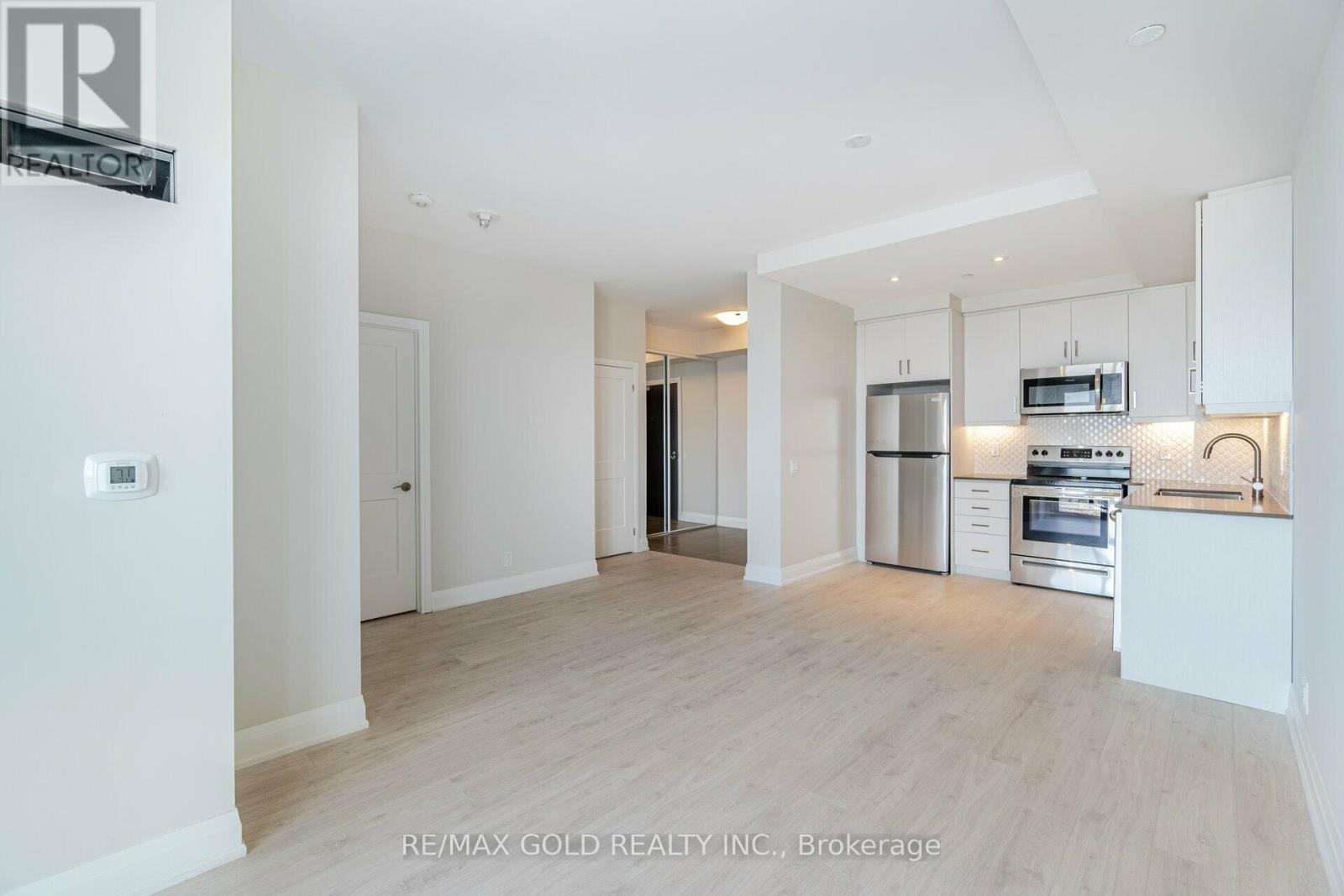 2402 - 15 Lynch Street, Brampton (Queen Street Corridor), Ontario  L0K 1E0 - Photo 16 - W12815208