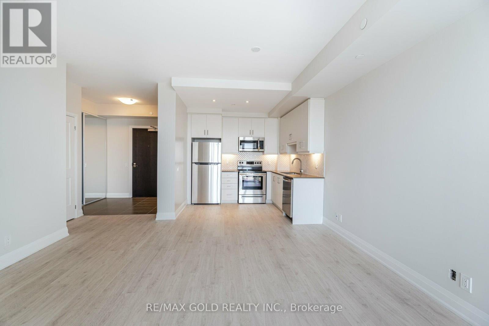 2402 - 15 Lynch Street, Brampton (Queen Street Corridor), Ontario  L0K 1E0 - Photo 17 - W12815208