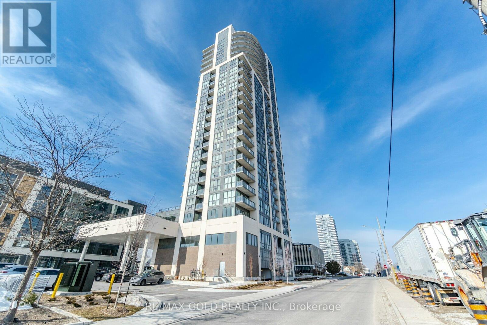 2402 - 15 Lynch Street, Brampton (Queen Street Corridor), Ontario  L0K 1E0 - Photo 2 - W12815208