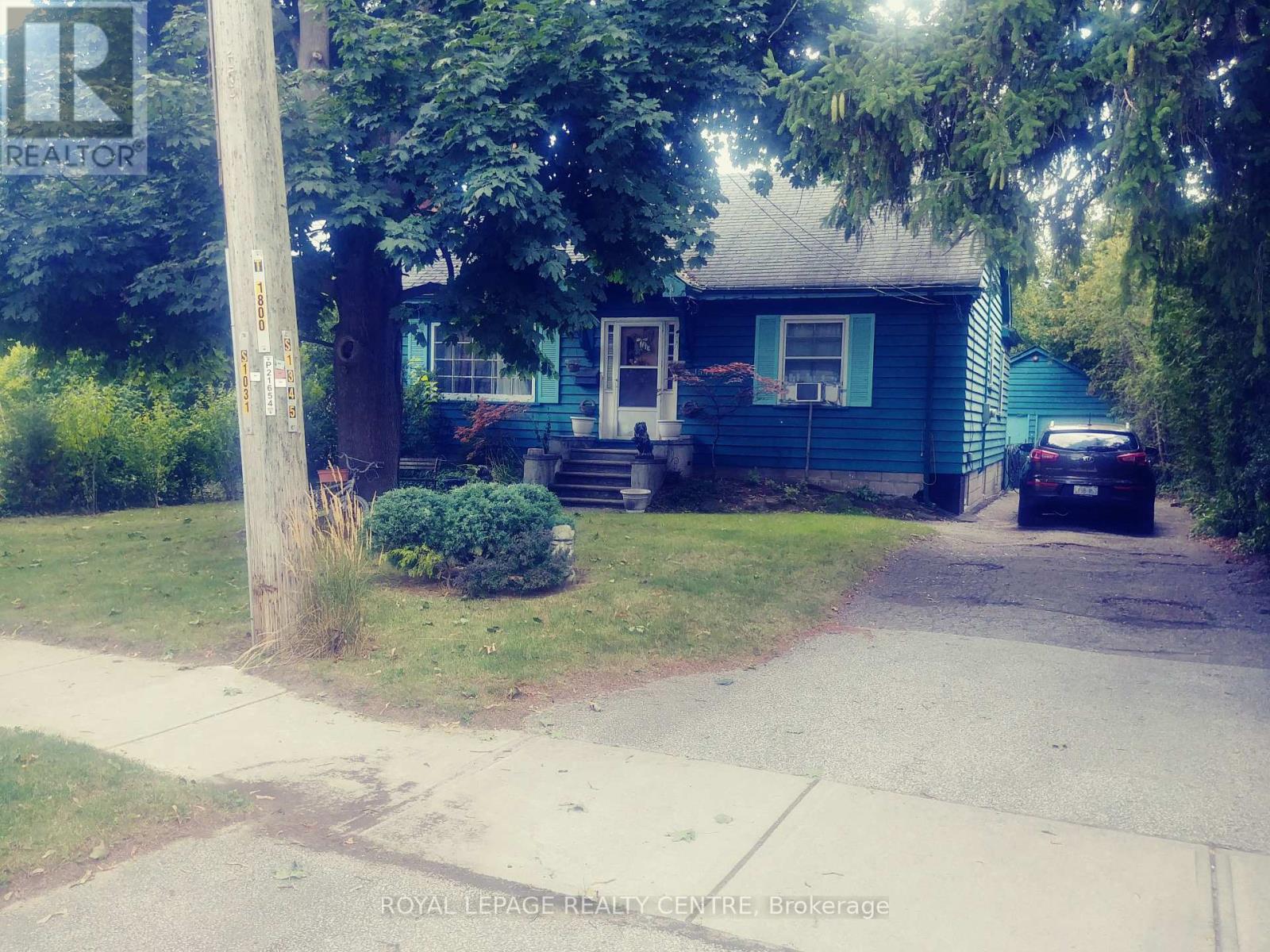 1544 Cawthra Court, Mississauga, Ontario  L5G 4L3 - Photo 1 - W12815210