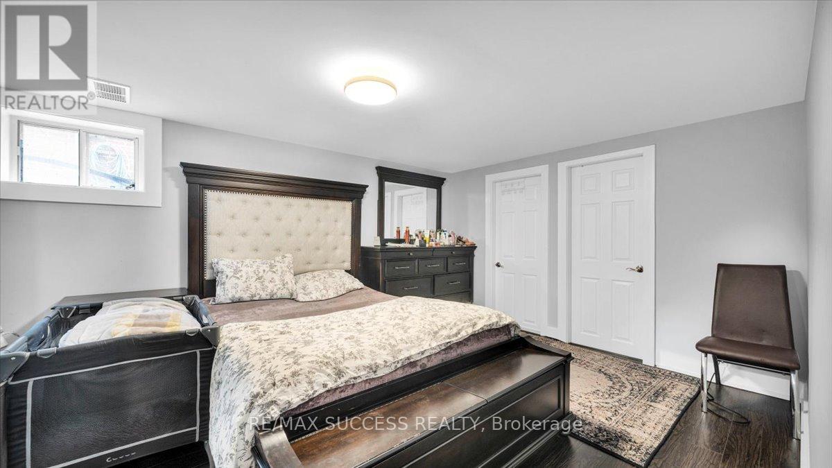 30 Maple Ave N Avenue, Mississauga, Ontario  L5H 2S1 - Photo 29 - W12815216