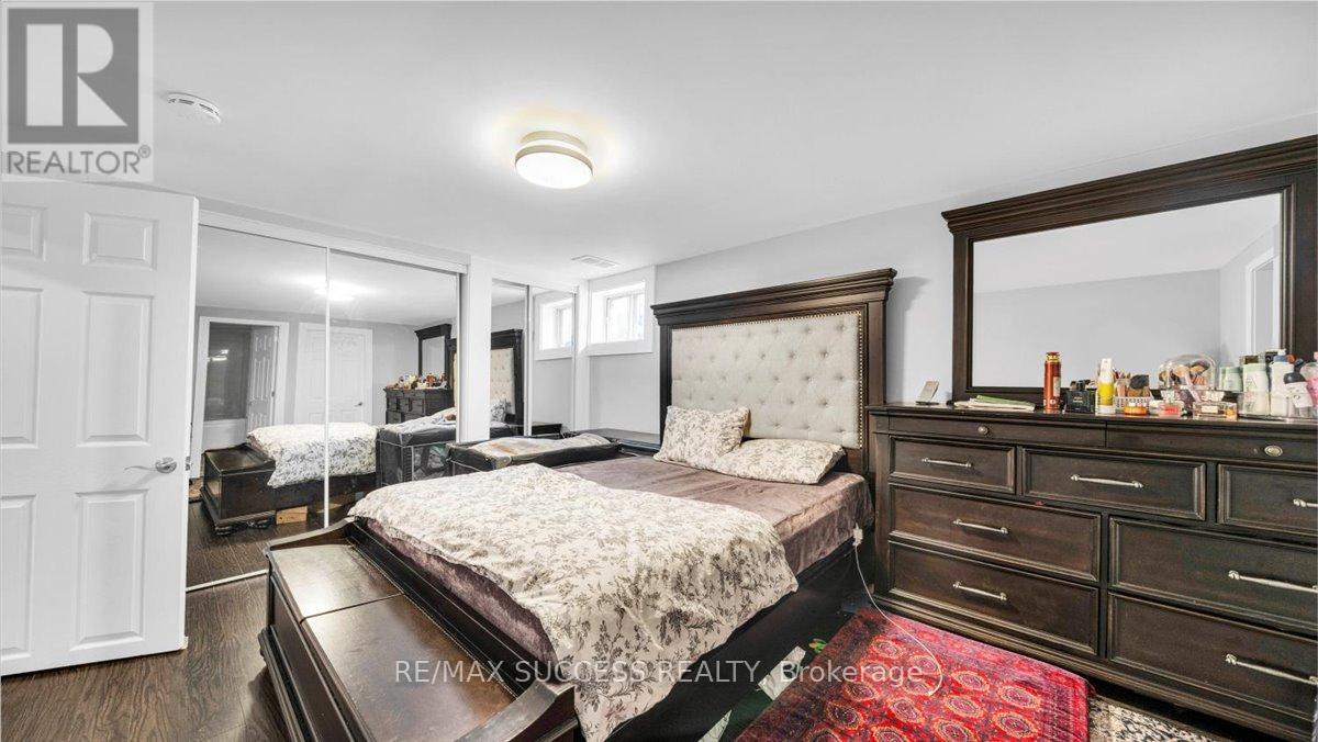 30 Maple Ave N Avenue, Mississauga, Ontario  L5H 2S1 - Photo 30 - W12815216