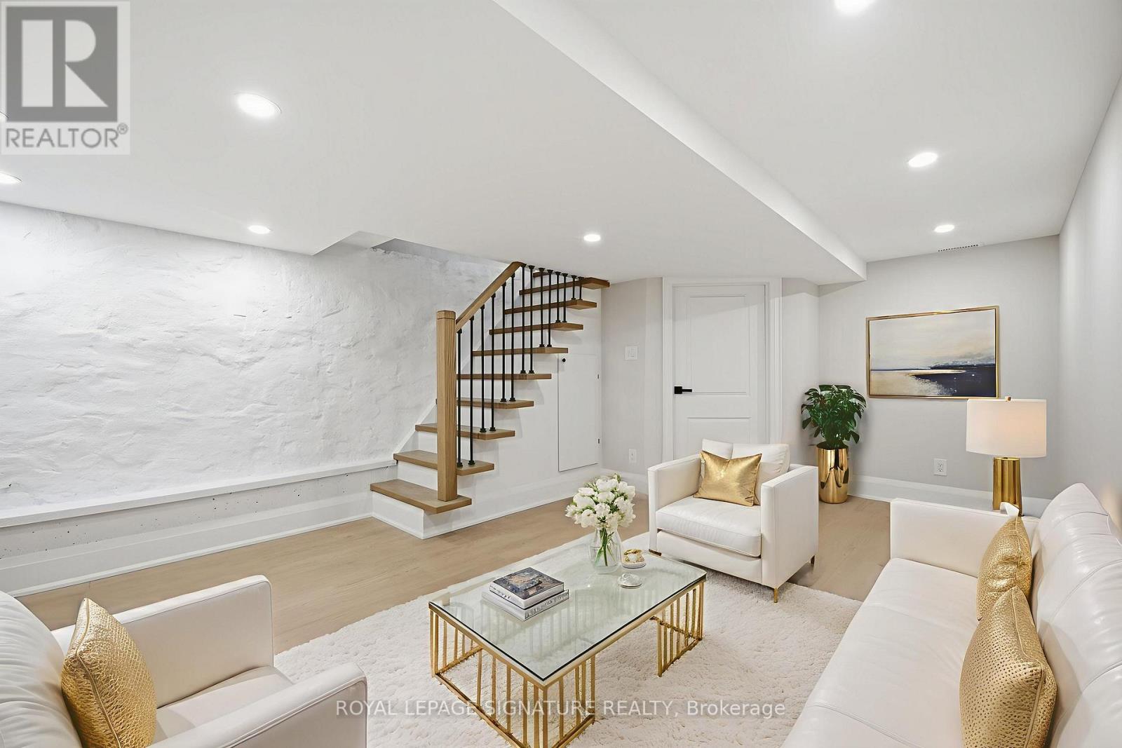 241 Maria Street, Toronto, Ontario  M6P 1W6 - Photo 24 - W12815222