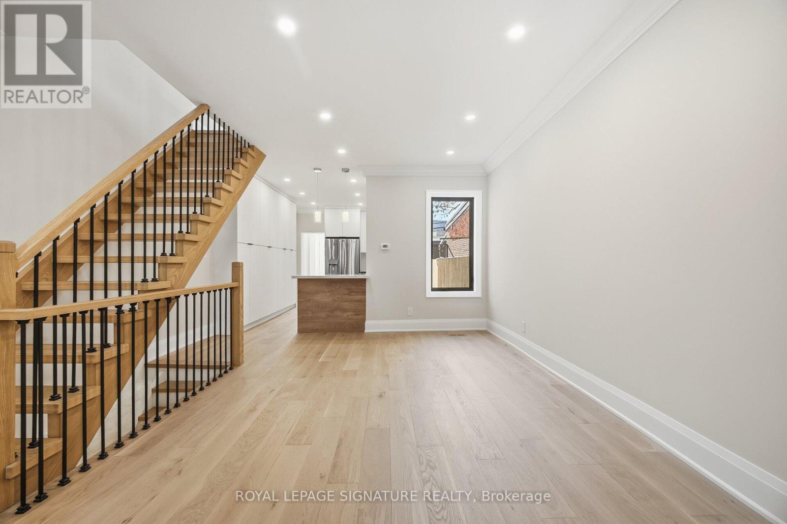 241 Maria Street, Toronto, Ontario  M6P 1W6 - Photo 9 - W12815222