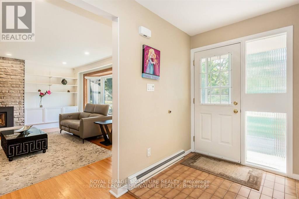 153 Ulster Drive, Oakville, Ontario  L6L 3P3 - Photo 4 - W12815238