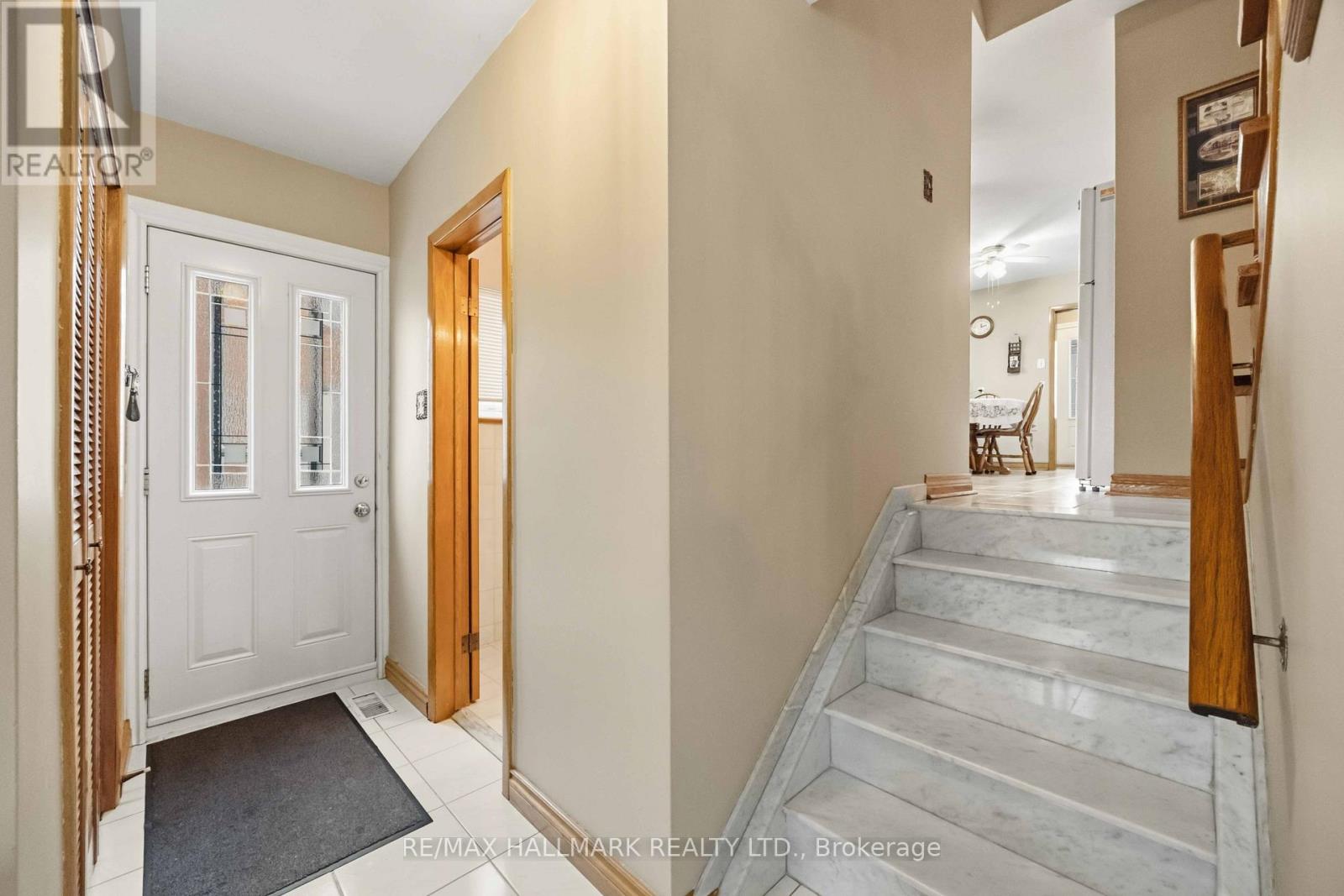 47 Paulvale Crescent, Toronto, Ontario  M3J 1K4 - Photo 11 - W12815240