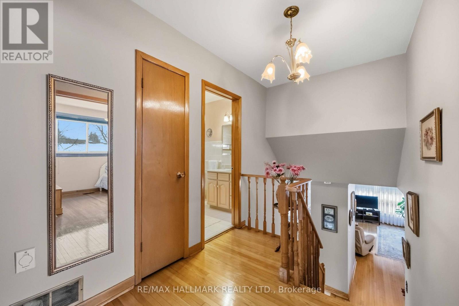 47 Paulvale Crescent, Toronto, Ontario  M3J 1K4 - Photo 16 - W12815240