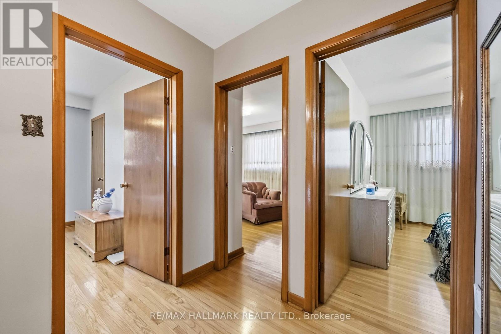 47 Paulvale Crescent, Toronto, Ontario  M3J 1K4 - Photo 17 - W12815240