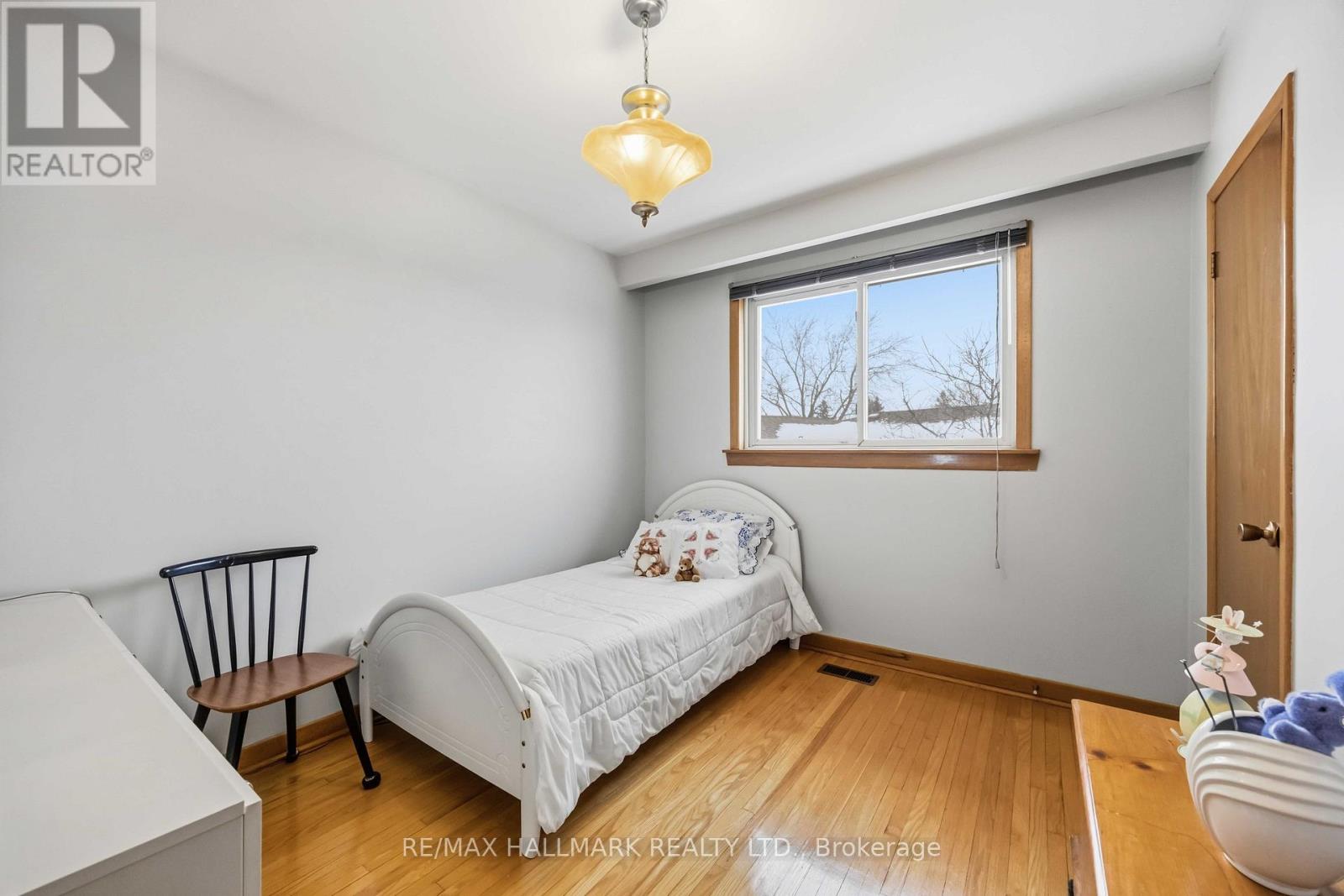 47 Paulvale Crescent, Toronto, Ontario  M3J 1K4 - Photo 19 - W12815240