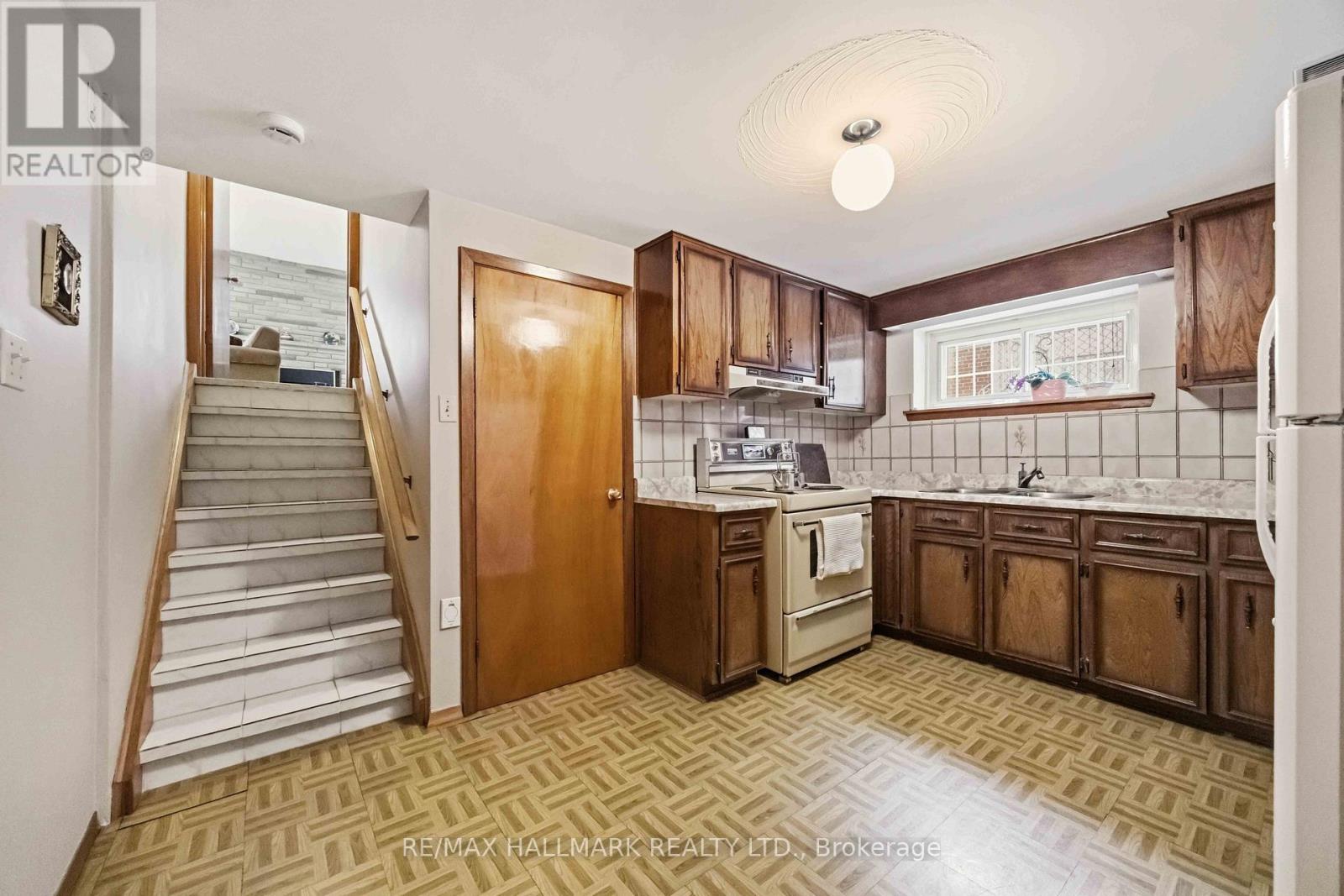 47 Paulvale Crescent, Toronto, Ontario  M3J 1K4 - Photo 25 - W12815240