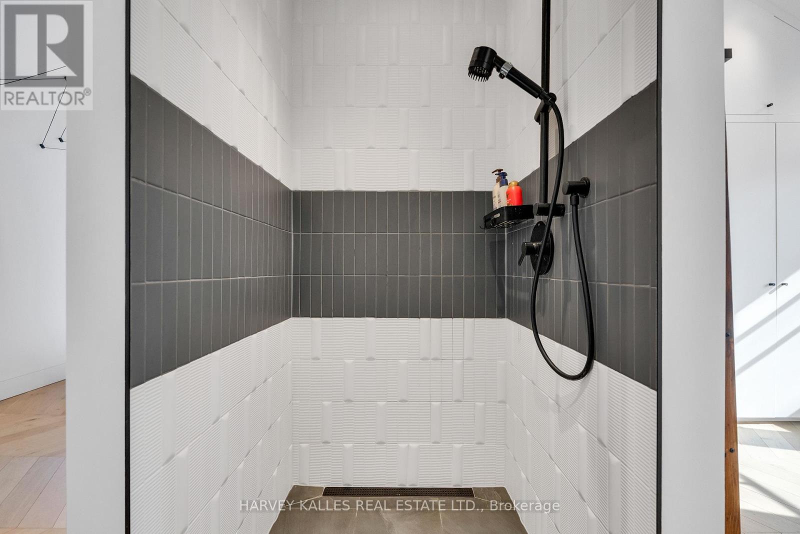 4 Belvedere Boulevard, Toronto, Ontario  M8X 1K1 - Photo 32 - W12815244