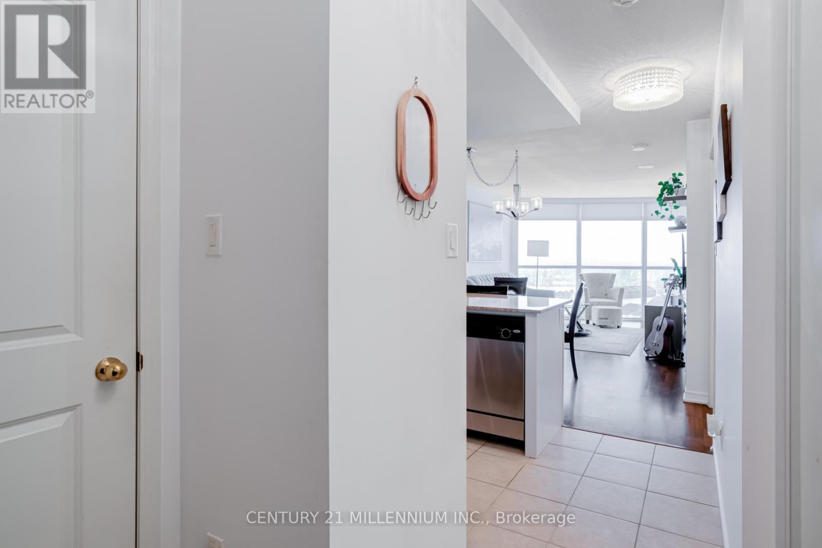 1503 - 9 George Street, Brampton, Ontario  L6X 0T6 - Photo 6 - W12815312