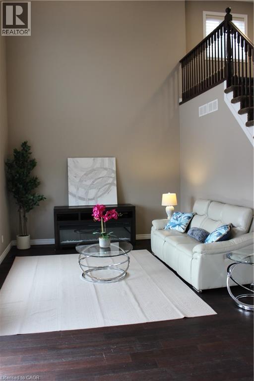 561 Thomas Slee Drive, Kitchener, Ontario  N2P 2Y7 - Photo 2 - 40807183