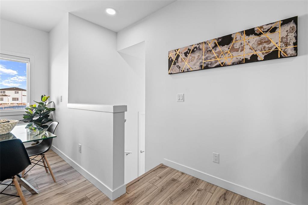 62 Indra Crescent, Winnipeg, Manitoba  R2R 3B4 - Photo 3 - 202603169