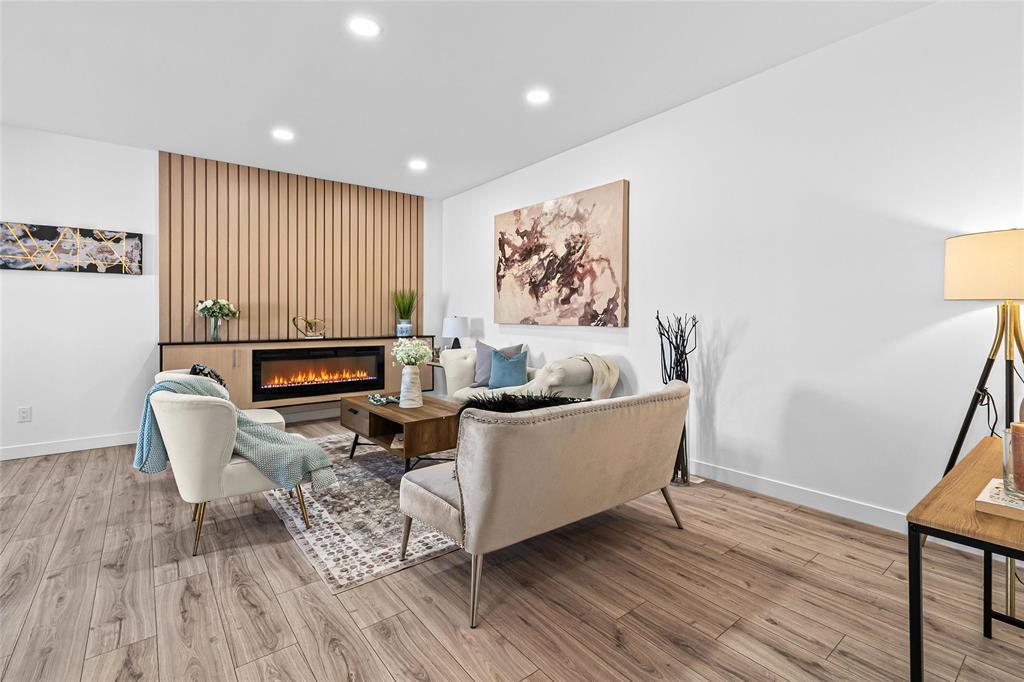 62 Indra Crescent, Winnipeg, Manitoba  R2R 3B4 - Photo 4 - 202603169