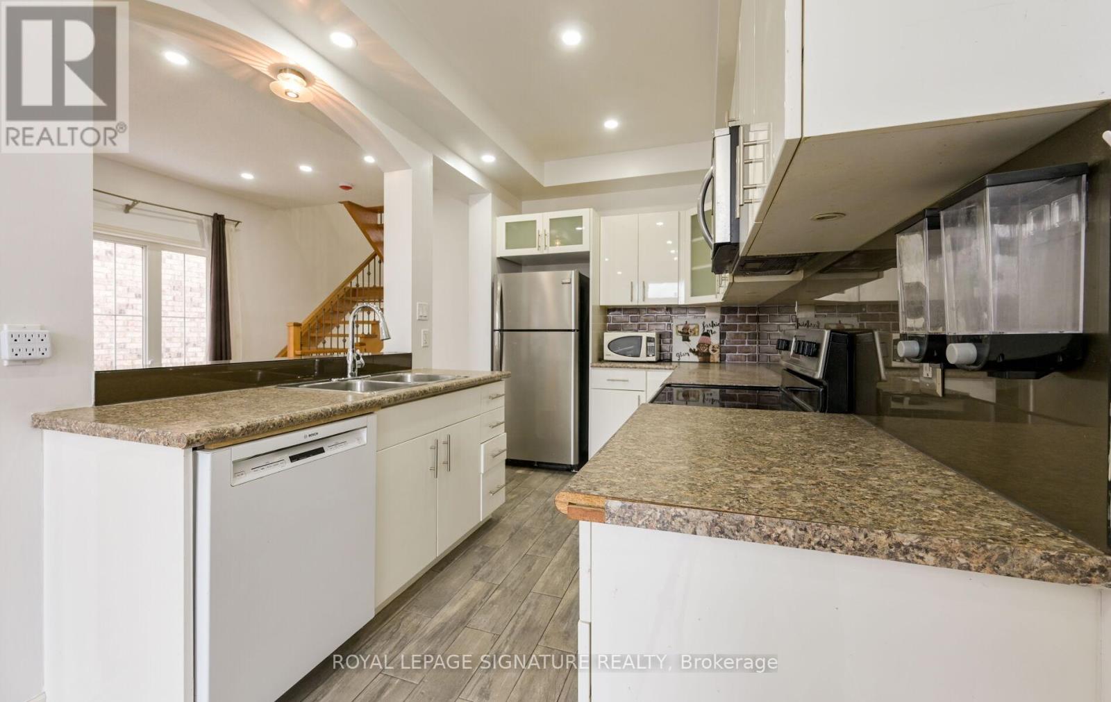 Upper Level B - 96 Highgate Drive, Hamilton, Ontario  L8J 0C2 - Photo 20 - X12815274